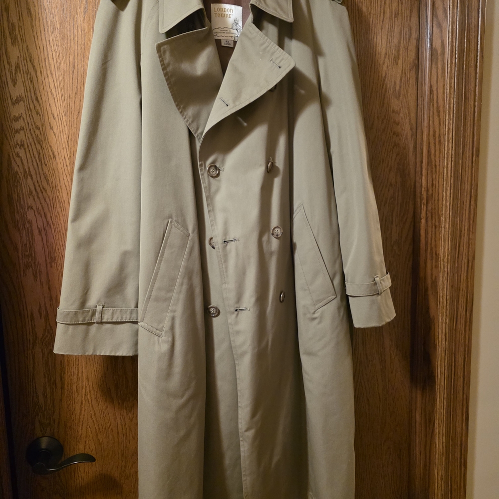 Classic Men's Beige Trench Coat